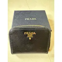 在飛比找蝦皮購物優惠-PRADA 普拉達 黑色皮革 拉鏈零錢包 錢包 錢夾 短夾