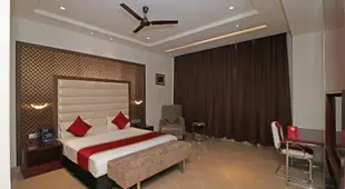 OYO 12464 Hotel C Pearls