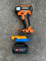 Bosch blue professional 18v Battery adaptor to Aeg / Rigid tools