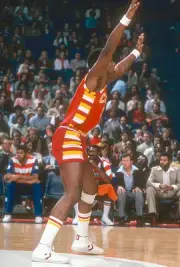 Elmore Smith Cleveland Cavaliers in action v the Washington Bullet- Old Photo 1