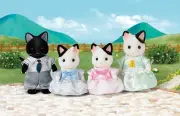 Sylvanian Families Tuxedo Cat Family SF5181