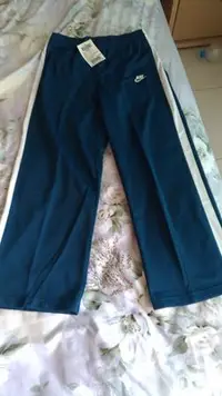在飛比找Yahoo!奇摩拍賣優惠-全新有吊nike藍色運動褲