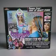 Monster High Frankie Stein Light Up Beauty Studio 8+ Cra-z-Art NEW and SEALED