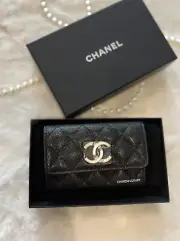 NWT 2022 23C CHANEL Classic CC Snap Card Holder Wallet Black Gold Hardware