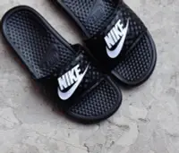 在飛比找Yahoo!奇摩拍賣優惠-Nike WMNS Benassi JDI 黑白 拖鞋 34