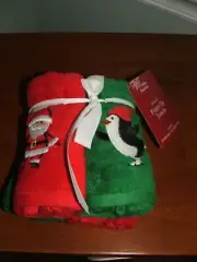 BRAND NEW NWT 4pc Christmas Fingertip Towels Red/Green 11x18 Bed Bath Beyond