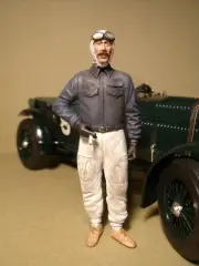 1/18 FIGURE TIM BIRKIN BENTLEY VROOM PAINTED FOR GP REPLICAS TSM MINICHAMPS