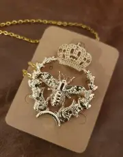 BNWT Crown & Bee Baby/Toddler Brooch & Chain