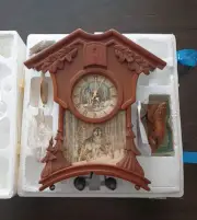 The Bradford Exchange "Nature's Timeless Mystery" Sculpted Wolf Cuckoo Clock New