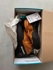 Scarpa Generator mid mens climbing shoes