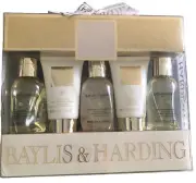 Baylis & Harding Sweet Mandarin Grapefruit 5 piece Bath and Body Gift Set