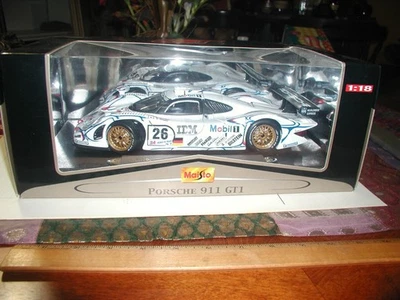 Maisto Die Cast Model Porsche 911 GT1 Le Mans 1998 No 26 1/18 Scale