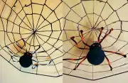 SCARY HALLOWEEN SPIDER WEB HANGER w/ SPIDER CHOICE OF 2 COLORS Orange/White NOS