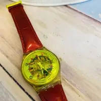 在飛比找蝦皮購物優惠-8.5成新現貨瑞士進口SWATCH絕版螢光綠錶殼鮮紅色真皮錶