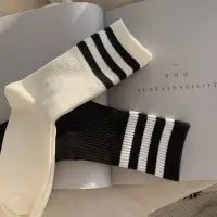 在飛比找蝦皮購物優惠-Hot Sale Fashion Socks Set Hip