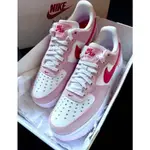 NIKE AIR FORCE 1 '07 QS VALENTINE'S DAY 粉紅 情人節 DD3384-600