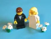 NEW LEGO WEDDING MINIFIGURES: BLONDE HAIR BRIDE AND BROWN HAIR GROOM IN TUX