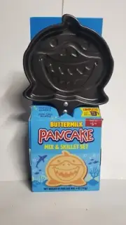 **Buttermilk Pancake Mix & Skillet Set Makes 4-6 Gr New Griddle Shark Theme**