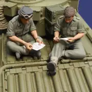 1/35 Resin Letters Home 2 Tankers Unpainted Unassembled 36276