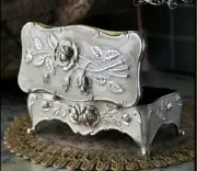 TIN ALLOY VINTAGE RECTANGLE MUSIC BOX : HOWLS MOVING CASTLE
