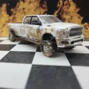 CUSTOM muddy GREENLIGHT 2019 DODGE RAM 3500 Laramie Long BED 1/64 4x4 Hitch Tow