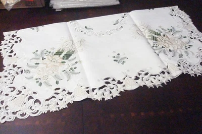 Jin Liu tablecloth poinsettas bells and candles cutwork border SQ 33x33 new[18G