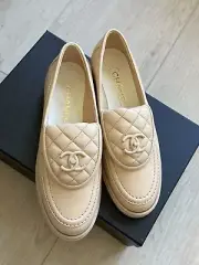 size 38.5C NIB CHANEL Beige Lamb Quilted Flap Turnlock CC Logo Loafer