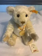 Steiff Millenium Bear, tags, ear button and medal with ribbon, Perfect!