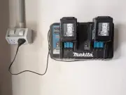 MAKITA 18V Lithium-ion Dual-Port Rapid Battery Charger DC18RD Wall Mount Adaptor