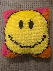 Latch Hook Pillow Smiley Face Completed Hand Made Item From Caron Kit