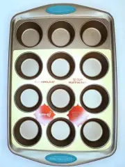 NEW Rachael Ray Cucina 12-Cup Muffin Pan Non-stick Latte Brown Agave Blue Grips