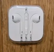 Apple iPhone 4 5 5S 6 6S Earbuds w/ Mic 3.5mm in Original Plastic Case New