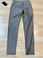 Arc'teryx Womens Essent High-Rise Legging 28" Fallow Womens Size 8