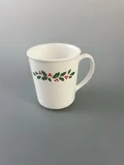 New Corelle Corning WINTER HOLLY Christmas Holiday Coffee Mug