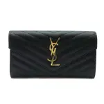 【YSL】MONOGRAM V字縫線魚子醬牛皮金屬LOGO暗釦手拿長夾(372264-黑)