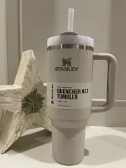 THE QUENCHER H2.0 FLOWSTATE™ TUMBLER | 40 OZ Dune matte
