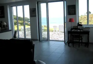 內韋精彩海景裝潢花園 5 房之家飯店 - 離海灘 50 公尺