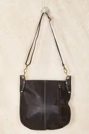 Iconic Leather Zippered Bag--MANZ-A133