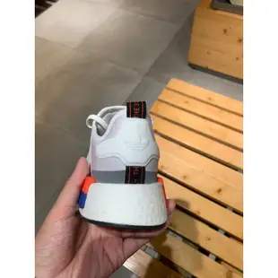 <Taiwan小鮮肉> ADIDAS NMD R1 白 橘 藍 復古 休閒鞋 男鞋 IF8028