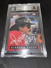 Richard Petty Signed 1995 Finish Line Card Beckett Encap