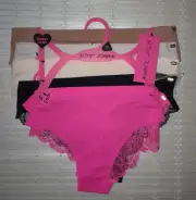 NWT (MSRP $52) Betsey Johnson 5-Pack Cheeky Lace Back Thongs Women's size M