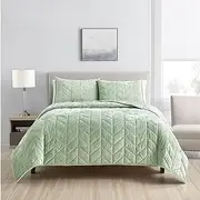 HUMESIIL Queen Quilt Bedding Set - Luxury Velvet Summer Quilt Full/Queen- Sage Green Distressed Bedspreads Queen Size - All Season Bedding Coverlets with 2 Pillow Shams (90x92 Inches)