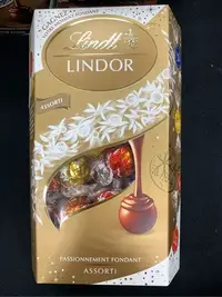 在飛比找Yahoo!奇摩拍賣優惠-現貨 歐洲空運 Lindt Lindor 瑞士蓮 巧克力 盒