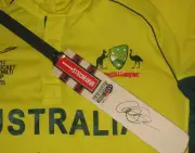 Callum Ferguson signed Gray Nicolls mini bat + COA & Photo proof of signing