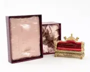 Single-Tree "Royal Settee" Enamel Trinket Box In Original Packaging SG 100217