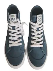 Vans Lizzie sneaker 9US MEN and 10.5 US Women