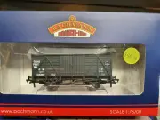 Bachmann 37-751D 12Ton Ventilated Fruit Van GWR Grey OO gauge BNIB