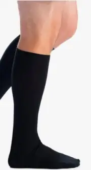 EvoNation Men’s Black Ribbed Graduated Compression Socks 15-20 mmHg Medium