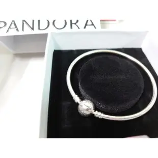 潘朵拉 PANDORA Moments Charm Bangle 硬環 手環 銀飾