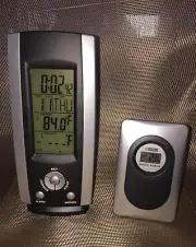 Wirelss Weather Station Digital Alarm Clock w/ Remote Sensor.Battery Operated.